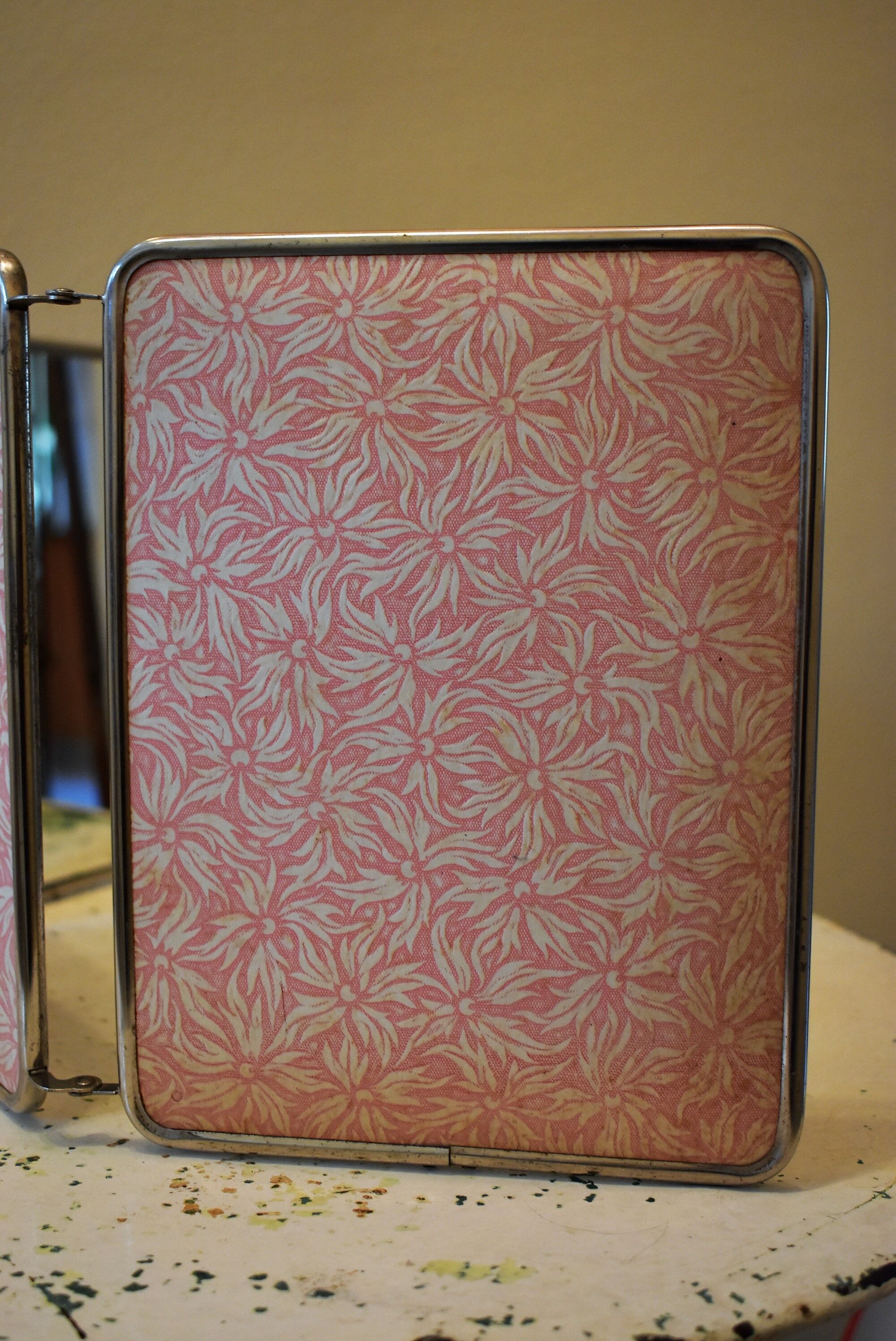 Vintage circa 1960 triptych mirror 18x24cm