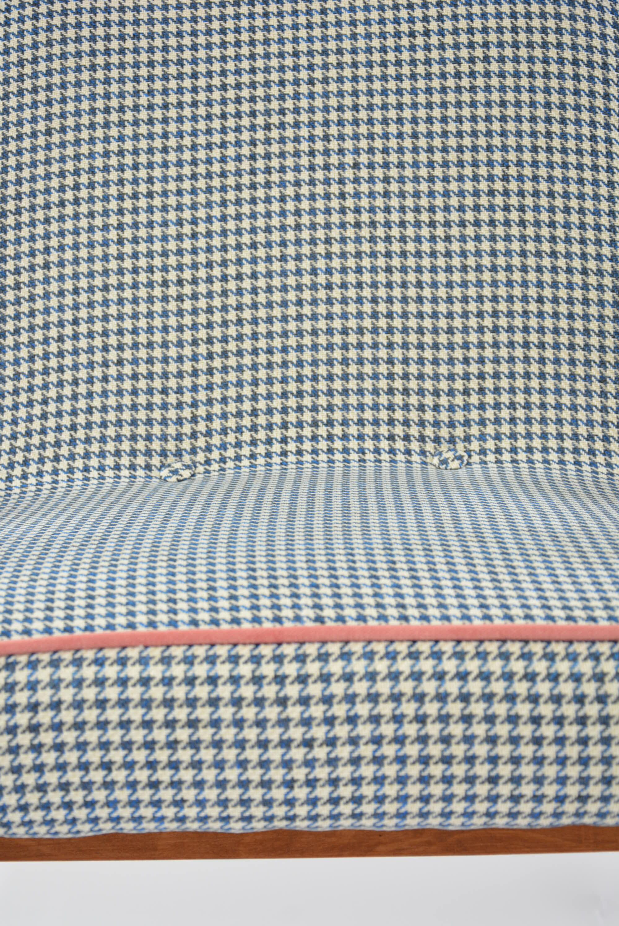 Fauteuil 366 pieds de poule bleu