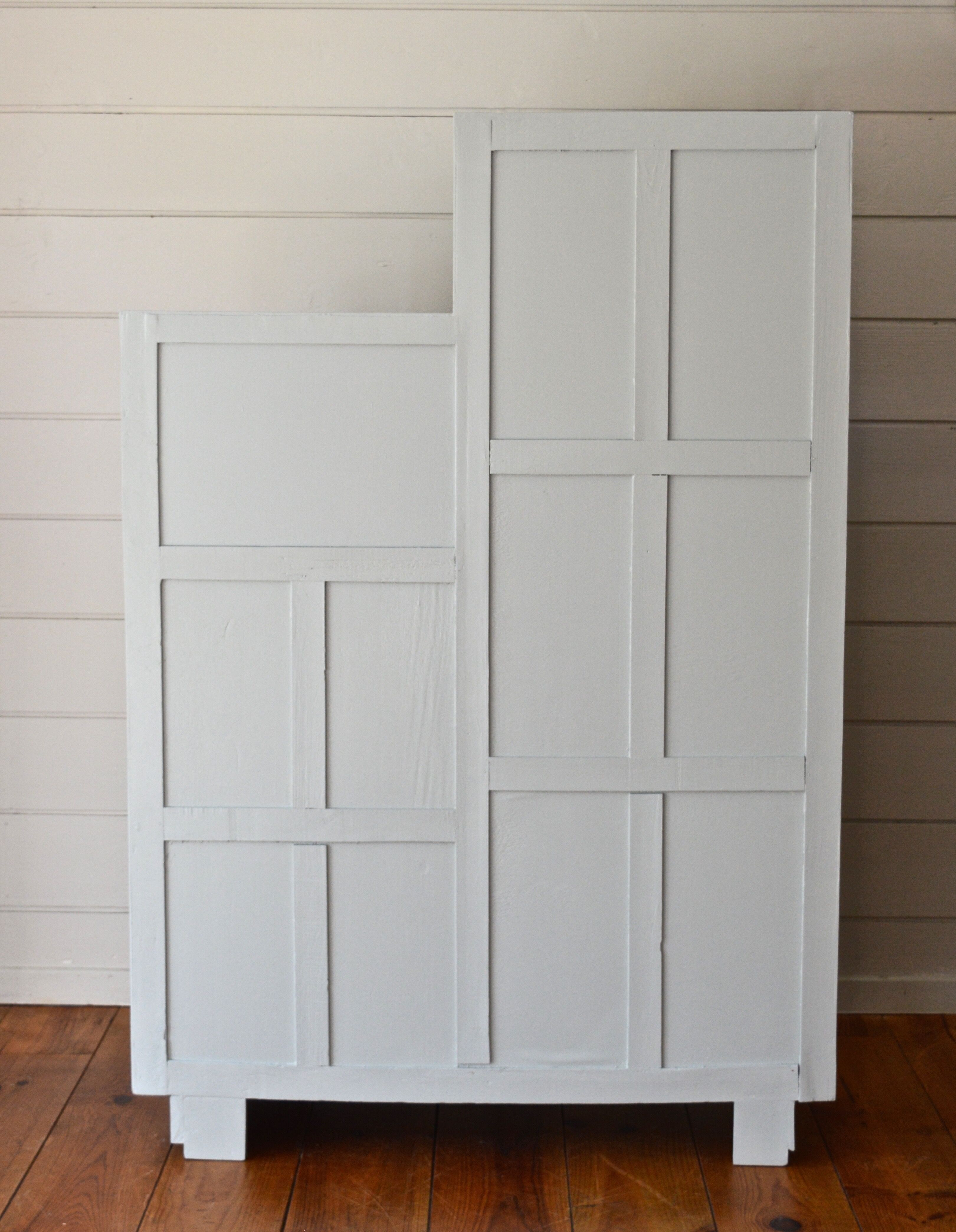 Asymmetrical cabinet