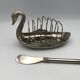 Porte-toast beurrier plateau métal argenté forme cygne avec couteau à beurre