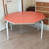 Octagonal kindergarten table