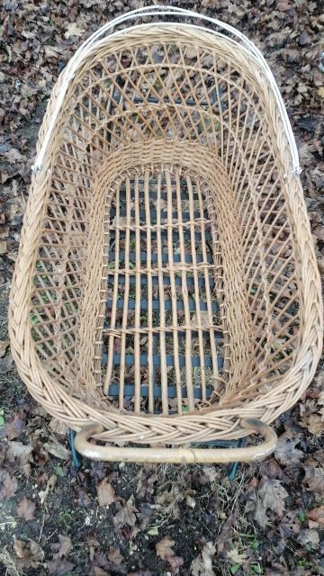 Rattan crib