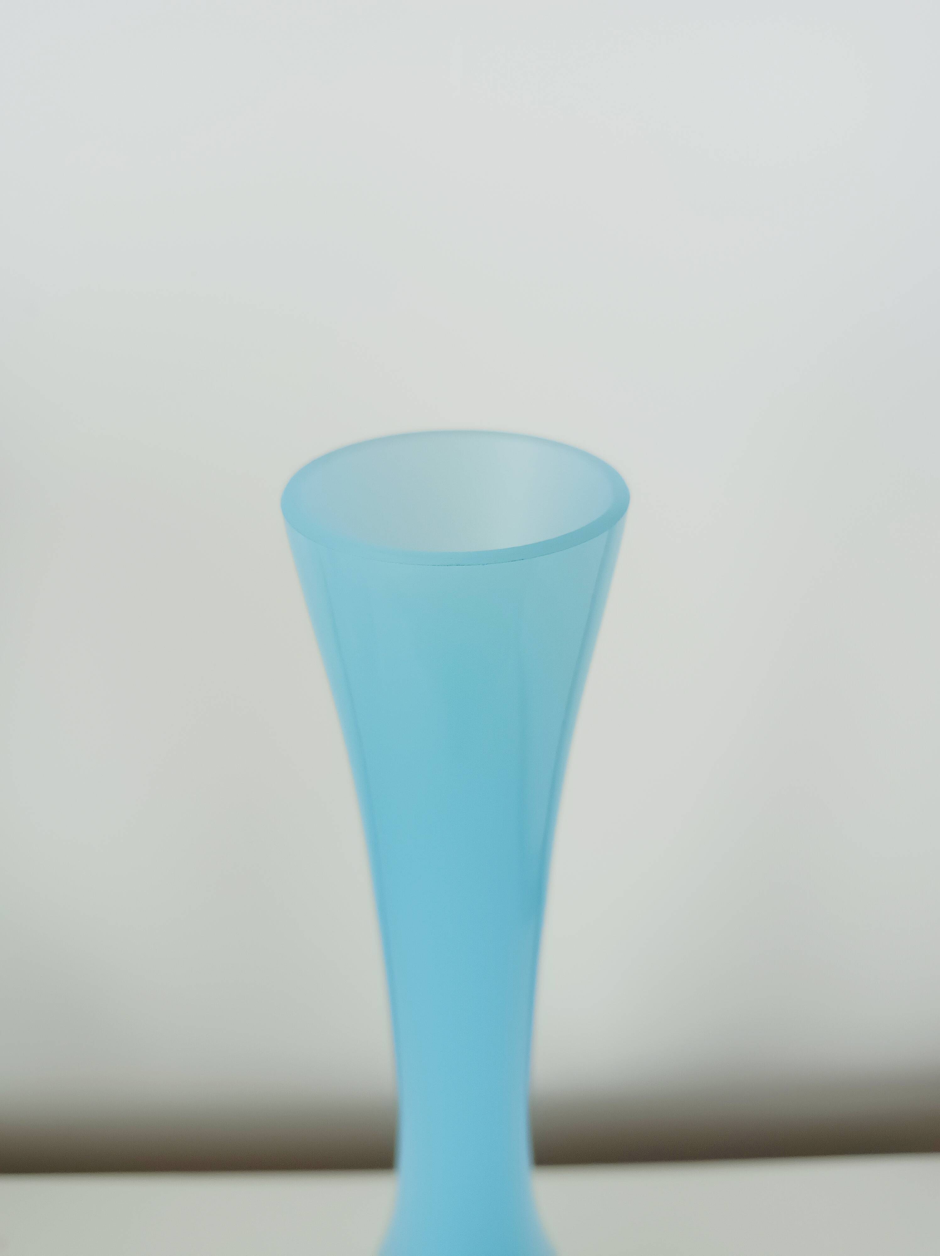 Set of 5 pastel opaline soliflore vases
