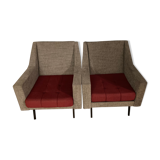 Deux fauteuils gris et rouge