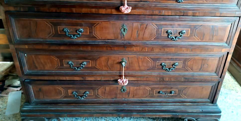 Antique inlaid commode - Italy, 17th century