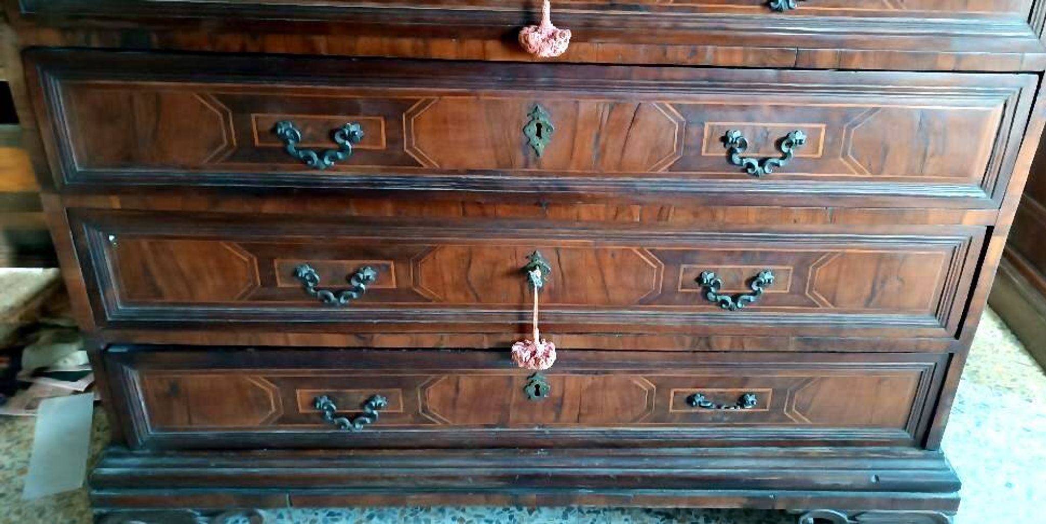 Antique inlaid commode - Italy, 17th century