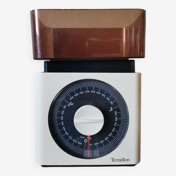 Vintage Terraillon beige plastic scale from the 70s