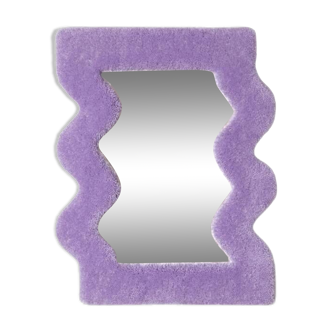 Small lilac wavy mirror