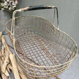 Fishing basket on foot