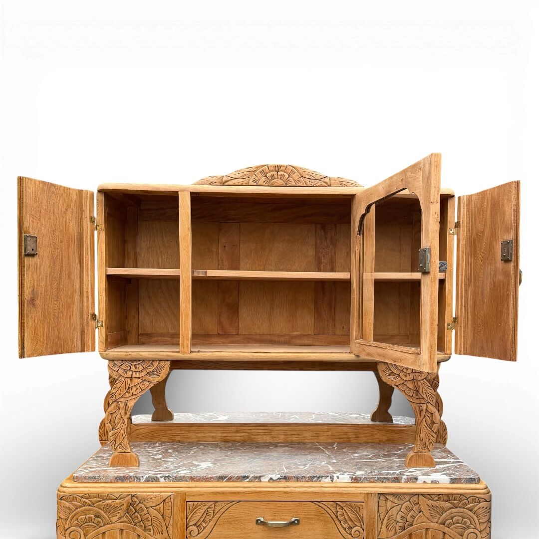 Art Deco Parisian buffet in solid raw oak from the 1930s.