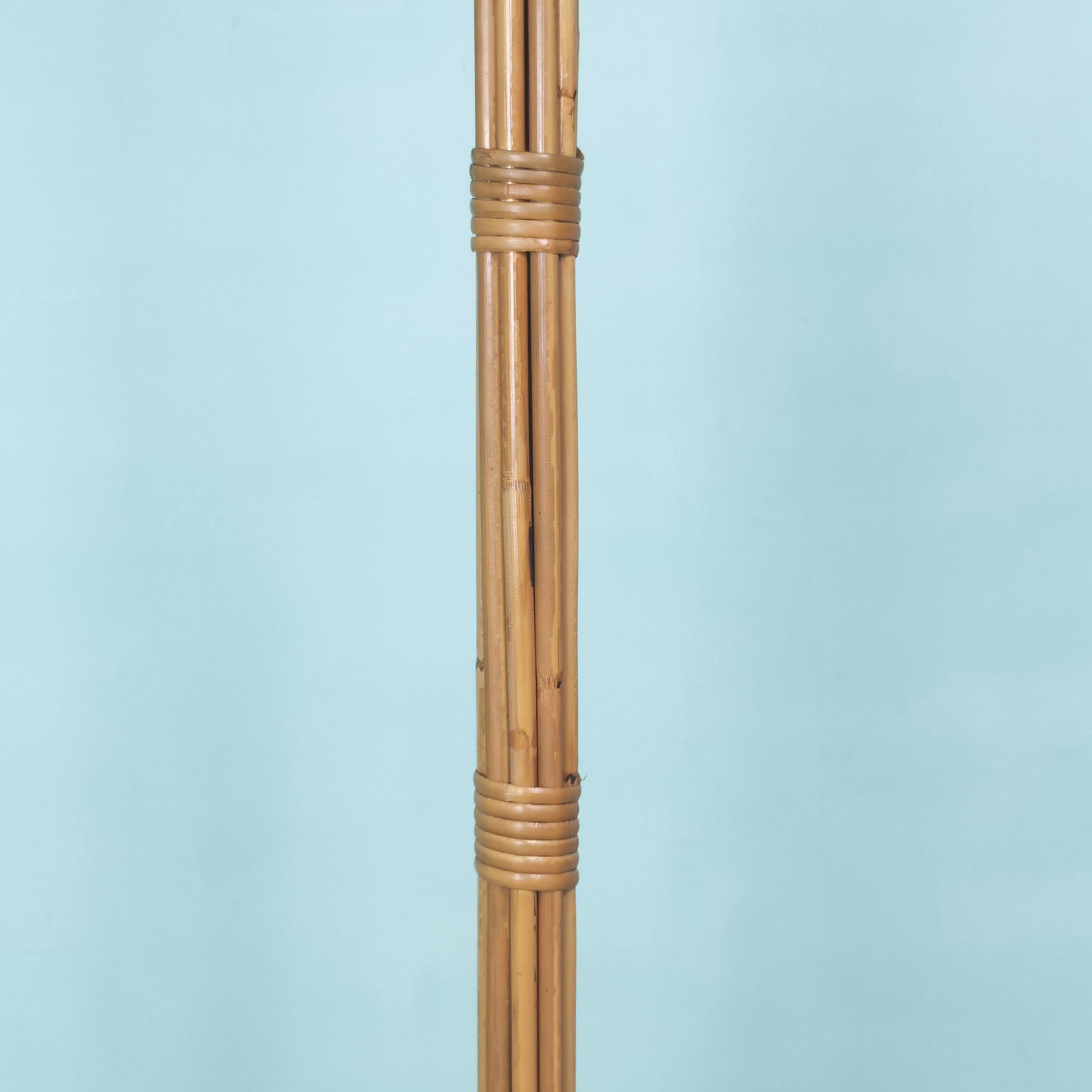 Rattan lamppost