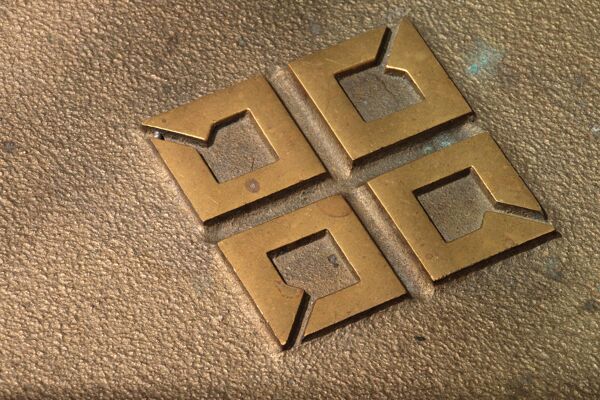 Rares consoles Peter Ghyczy T18, design des années 1970 (73 cm de hauteur).