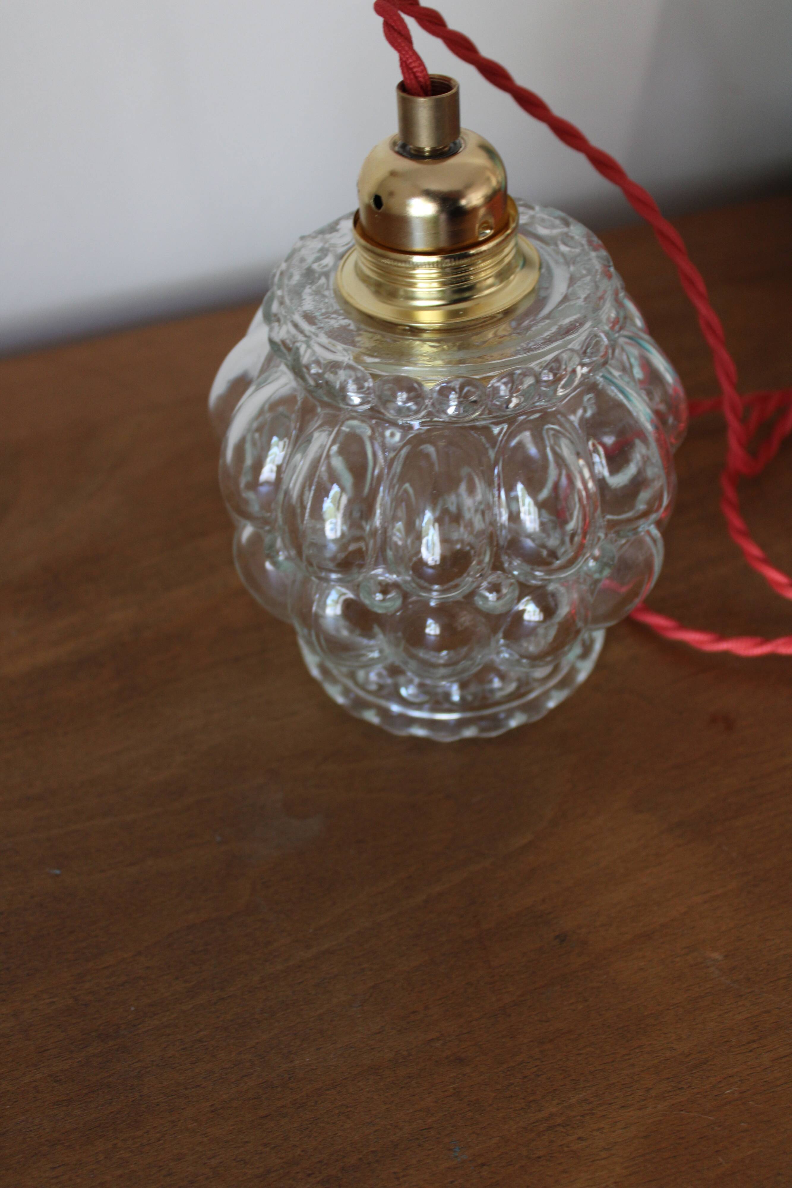 Moulded glass hanging lamp