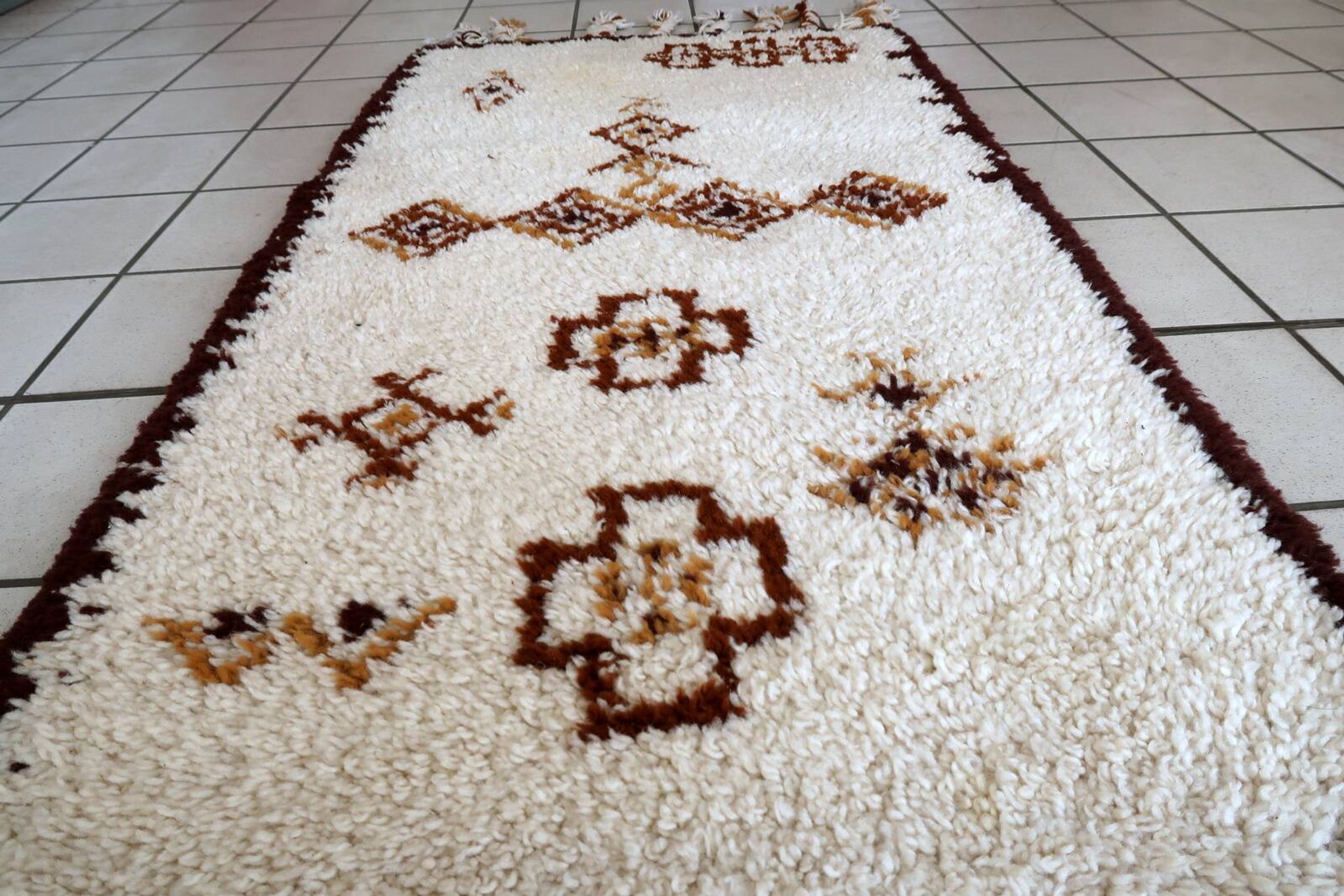 Tapis vintage berbère marocain fait main – 74 x 136 cm - 1c1004