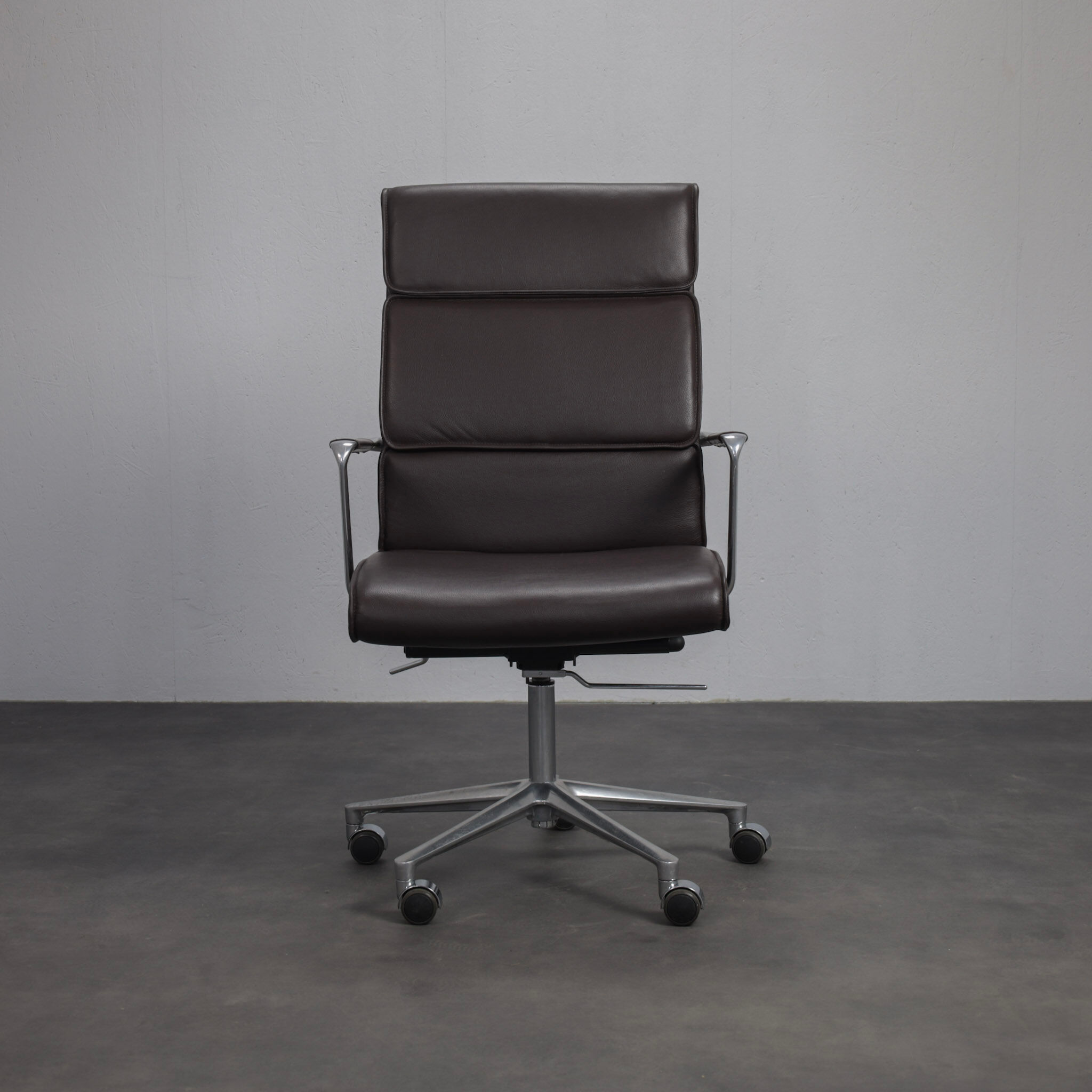 Una leather office chair by ICF, Italy, 1990s