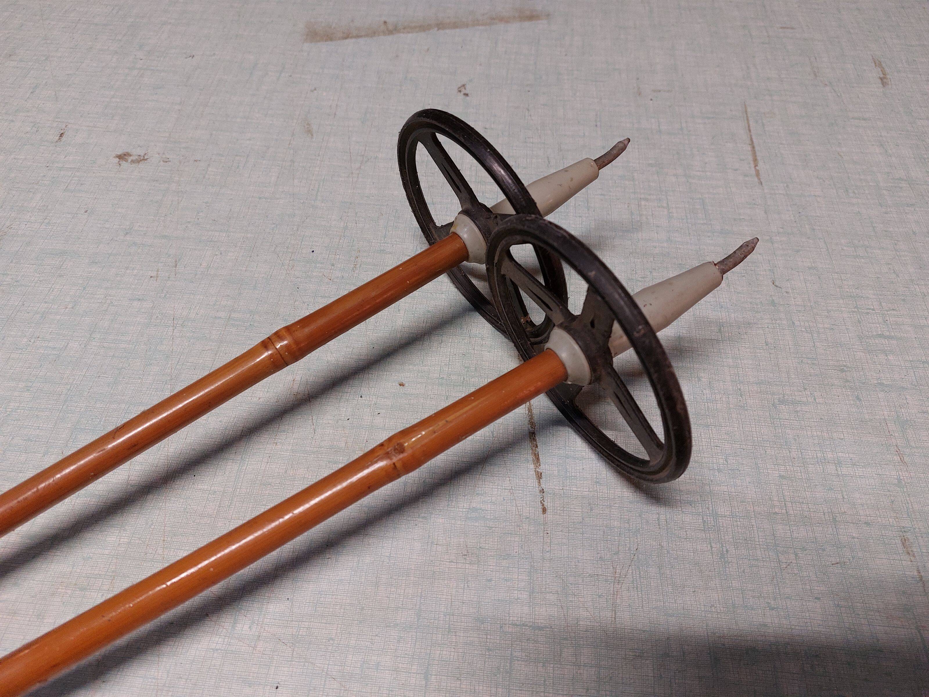 Pair of vintage bamboo ski poles - VM STAVEN - 131 cm