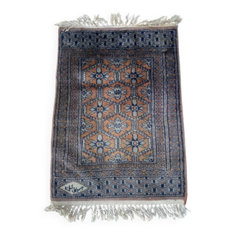 Tapis pakistanais fait main
