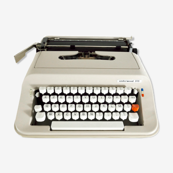 Underwood 319 beige typewriter revised new ribbon