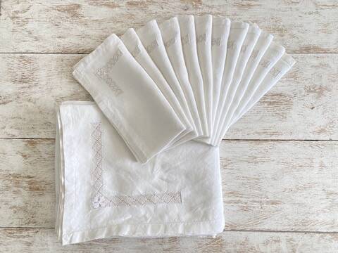 Antique English embroidery tablecloth and its 12 napkins - 230x145 cm - Linen