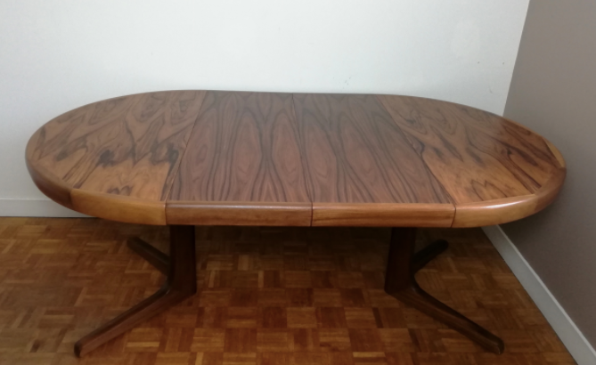 Central-footed rosewood round table