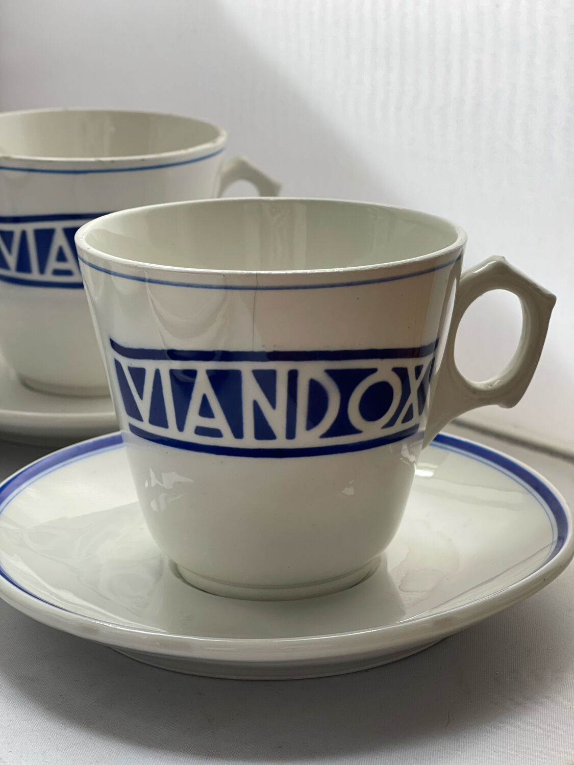 French bistro cups viandox