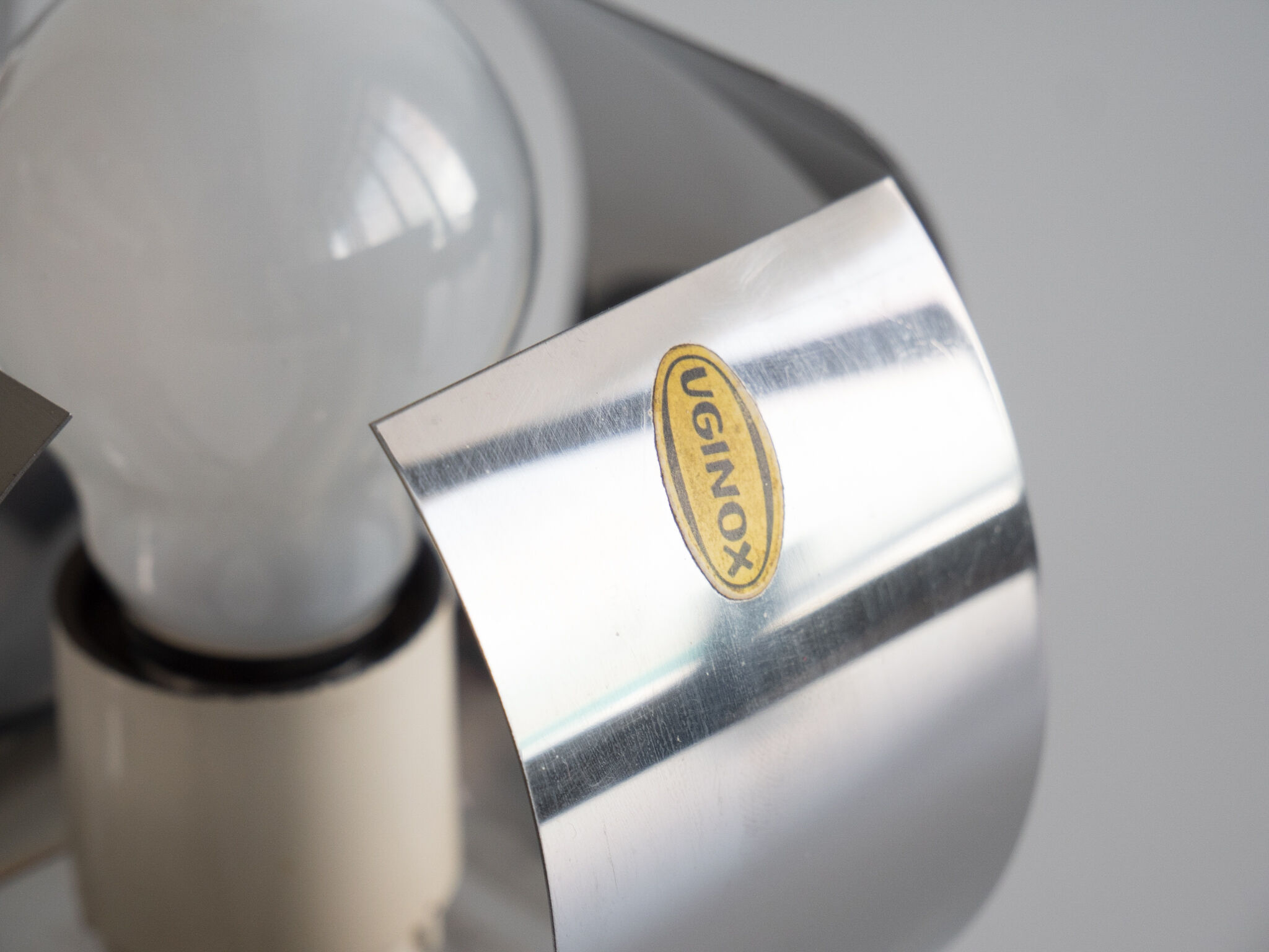 Apply in chrome metal