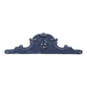 fronton ancien en bois