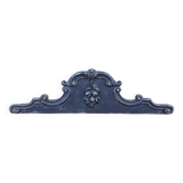 Fronton ancien en bois sculpté