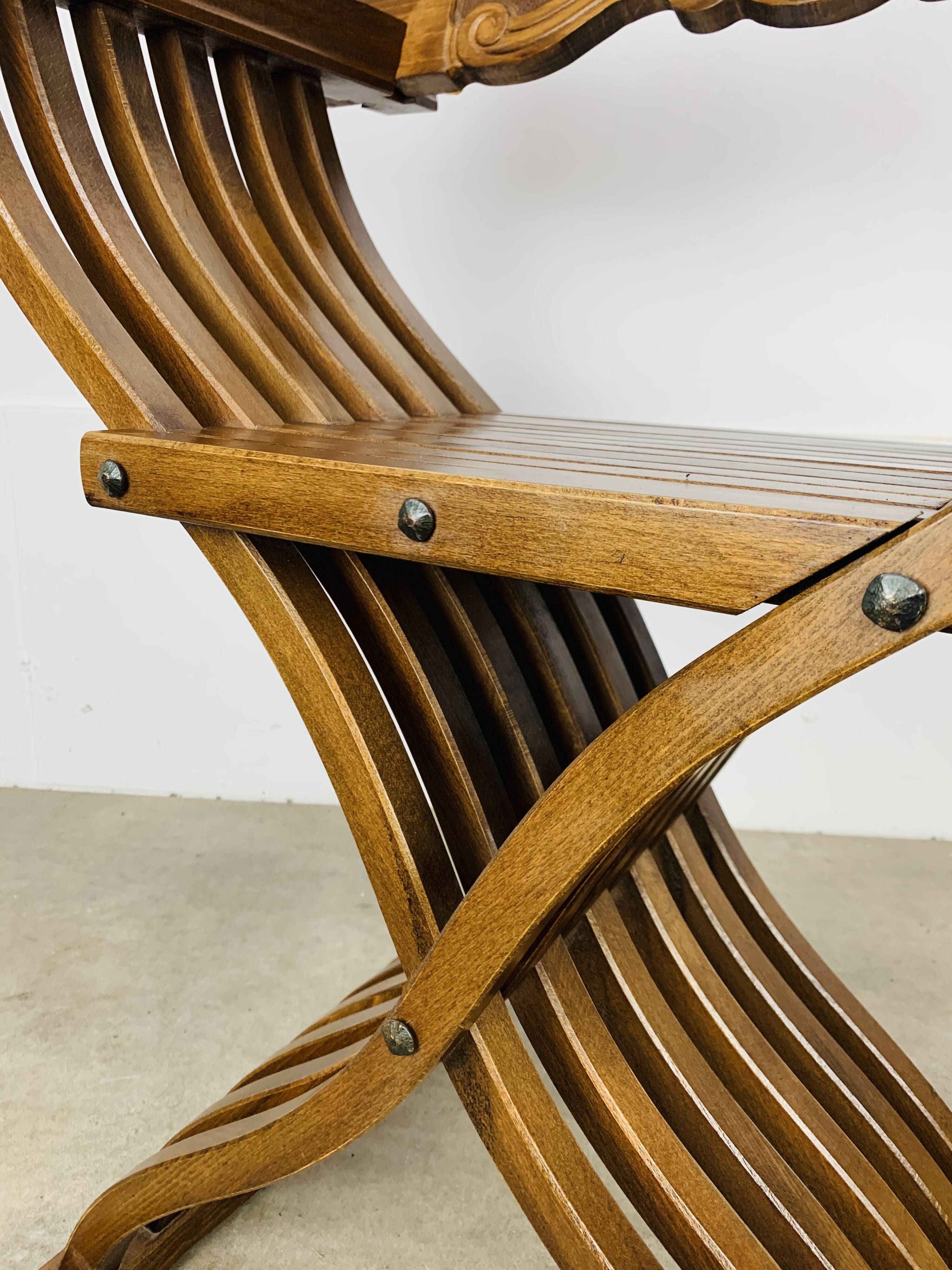 Florentine Savonarola folding chair, wood, Renaissance style