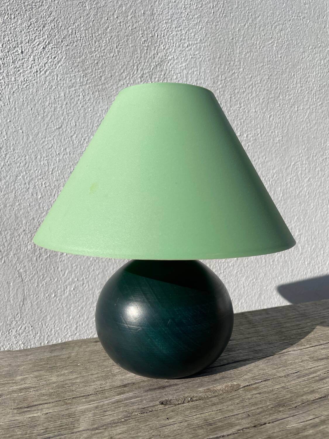 Green round wooden lamp l