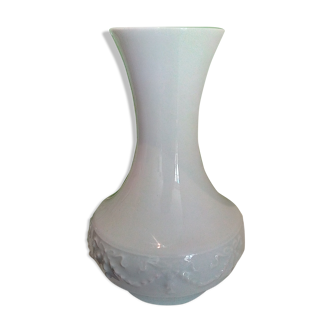Vase en porcelaine blanche de Bavière