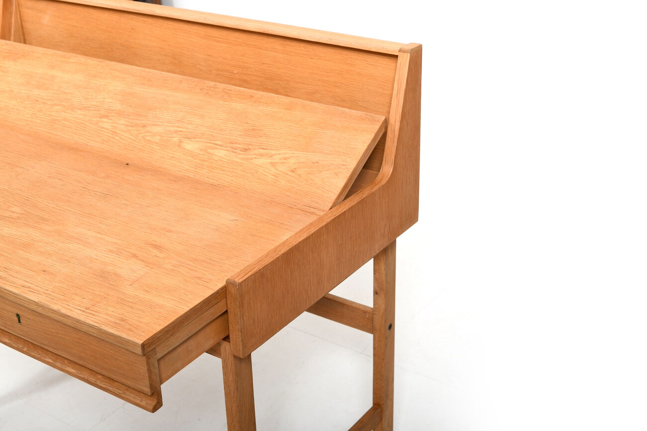 High quality modern danish oak desk 1960s