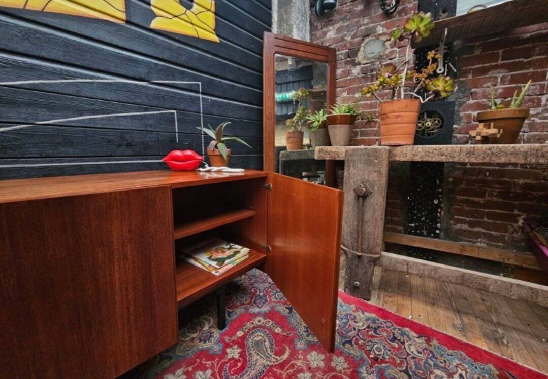 Teak enfilade