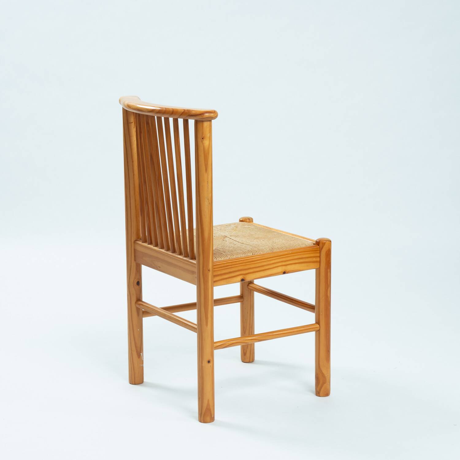 2 vintage chairs in pinewood with braided seat, 1970s