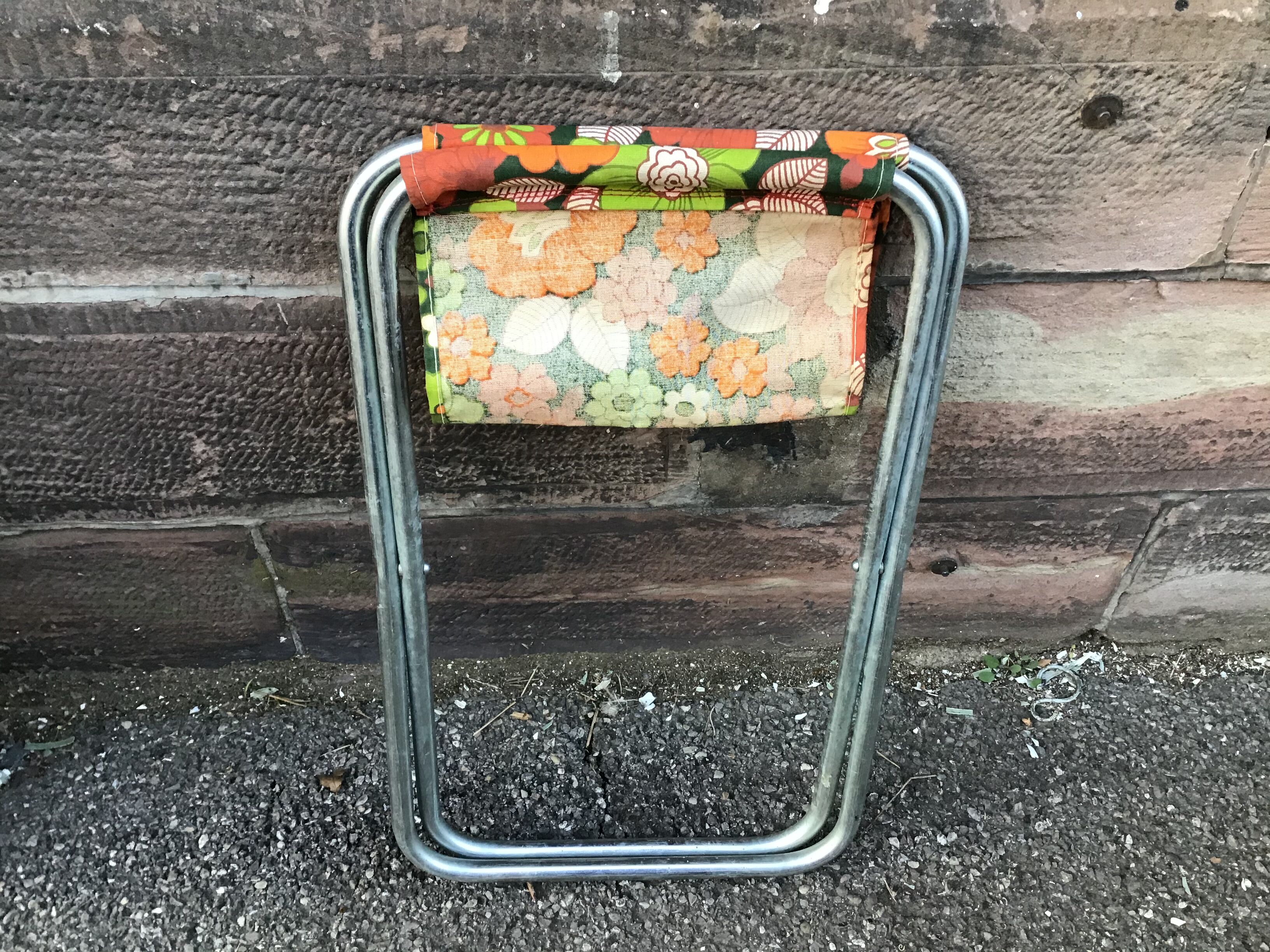 Seat stool vintage camping folding peach of the 60s/70s
