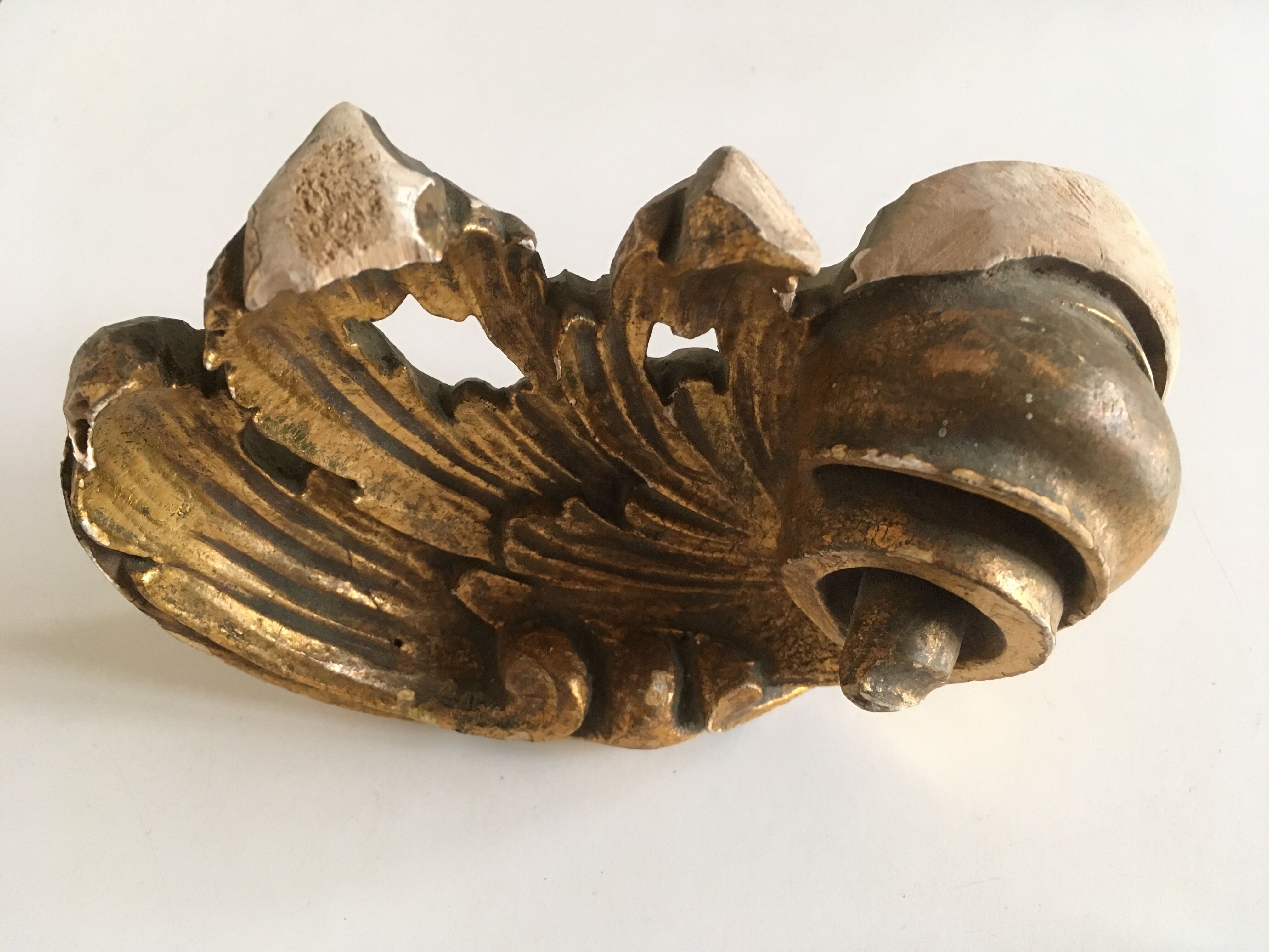 cornice in volutes leaves acanthus 19th gilded wooden