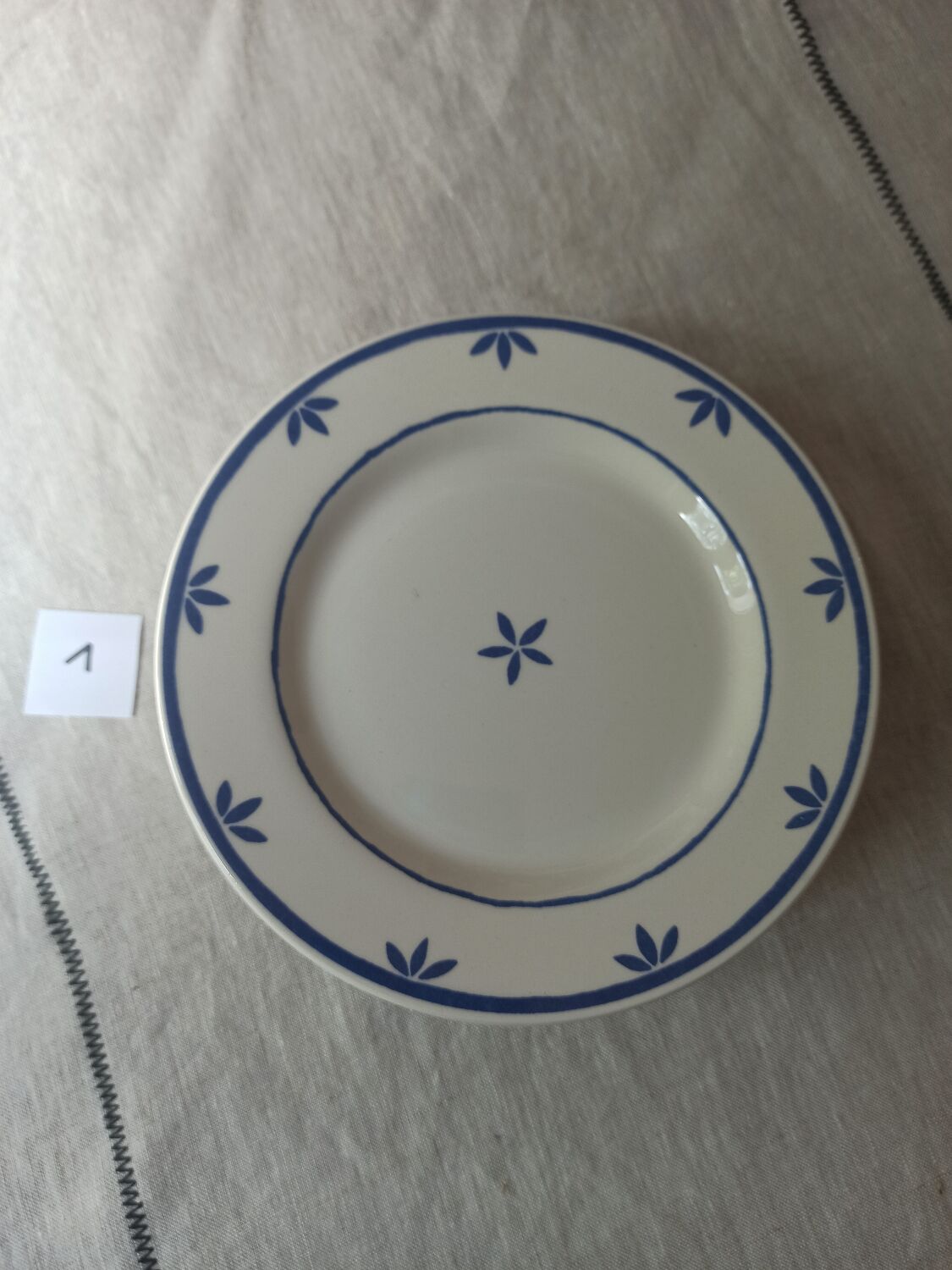 Set of 6 vintage dessert plates