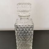 Diamond-shaped whisky decanter