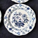 4 Assiettes à dessert Royal Boch Motif "Oignons bleus