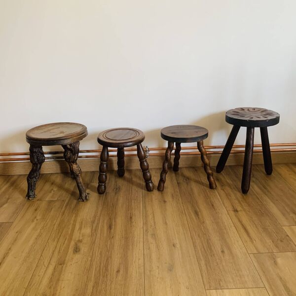 Ensemble de 4 tabourets tripodes
