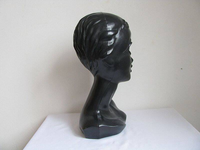 Twiggy hat head 1970