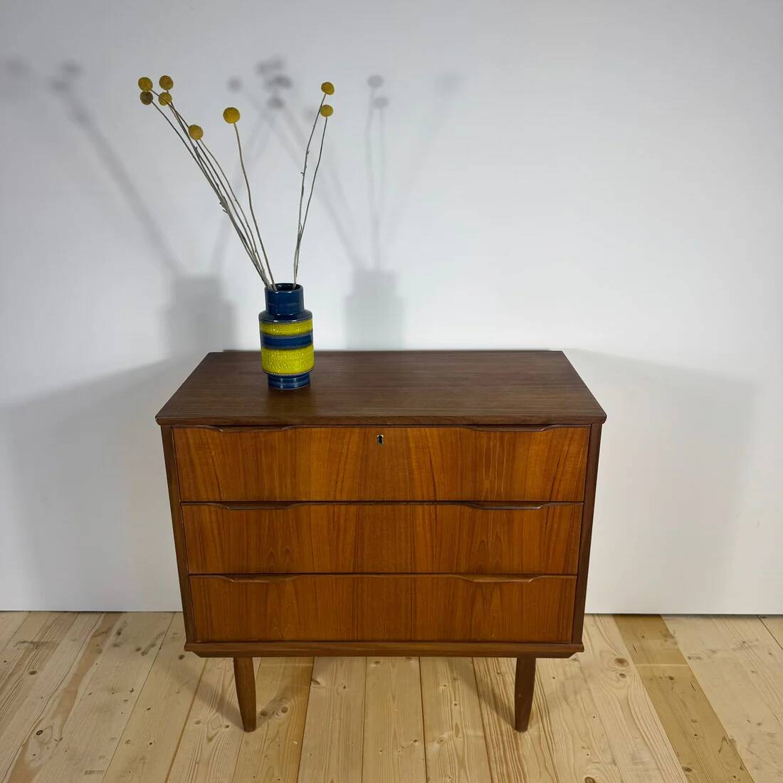 Small Danish chest of drawers from the 1960s in teak – 3 drawers