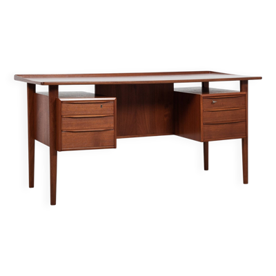 Bureau danois des années 50 en teck par Peter Løvig Nielsen - 1968