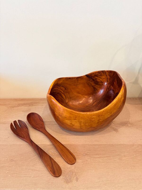 Grand saladier sculpture en bois d'olivier — Jean Paul Brin, Vallauris