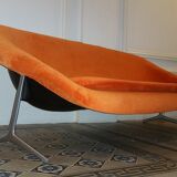 Couch Egg sculptural fibreglass of Walter S. Chenery for Lurashell