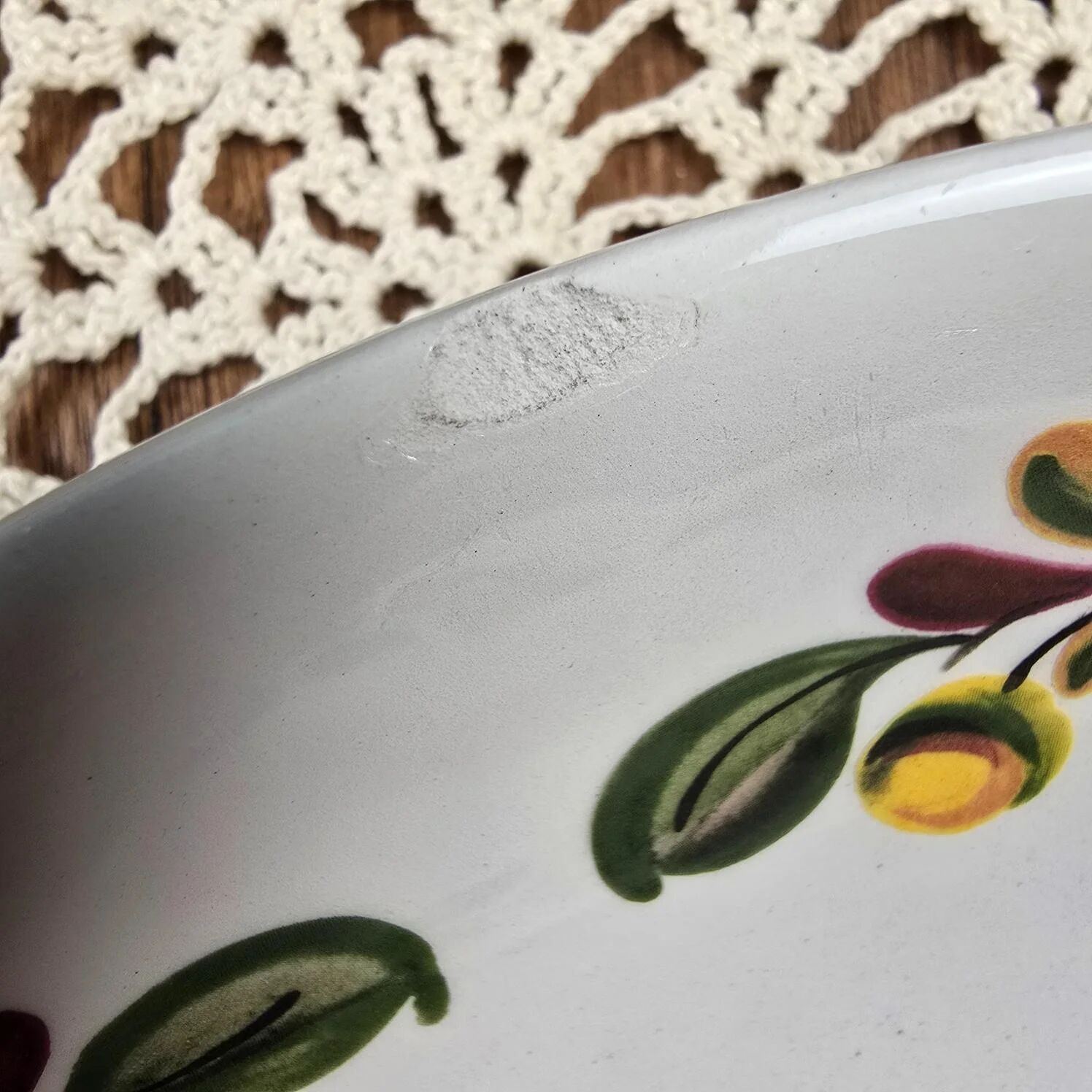 Ensemble de 12 assiettes creuses Moulin des Loups Ottawa – Fleurs bordeaux