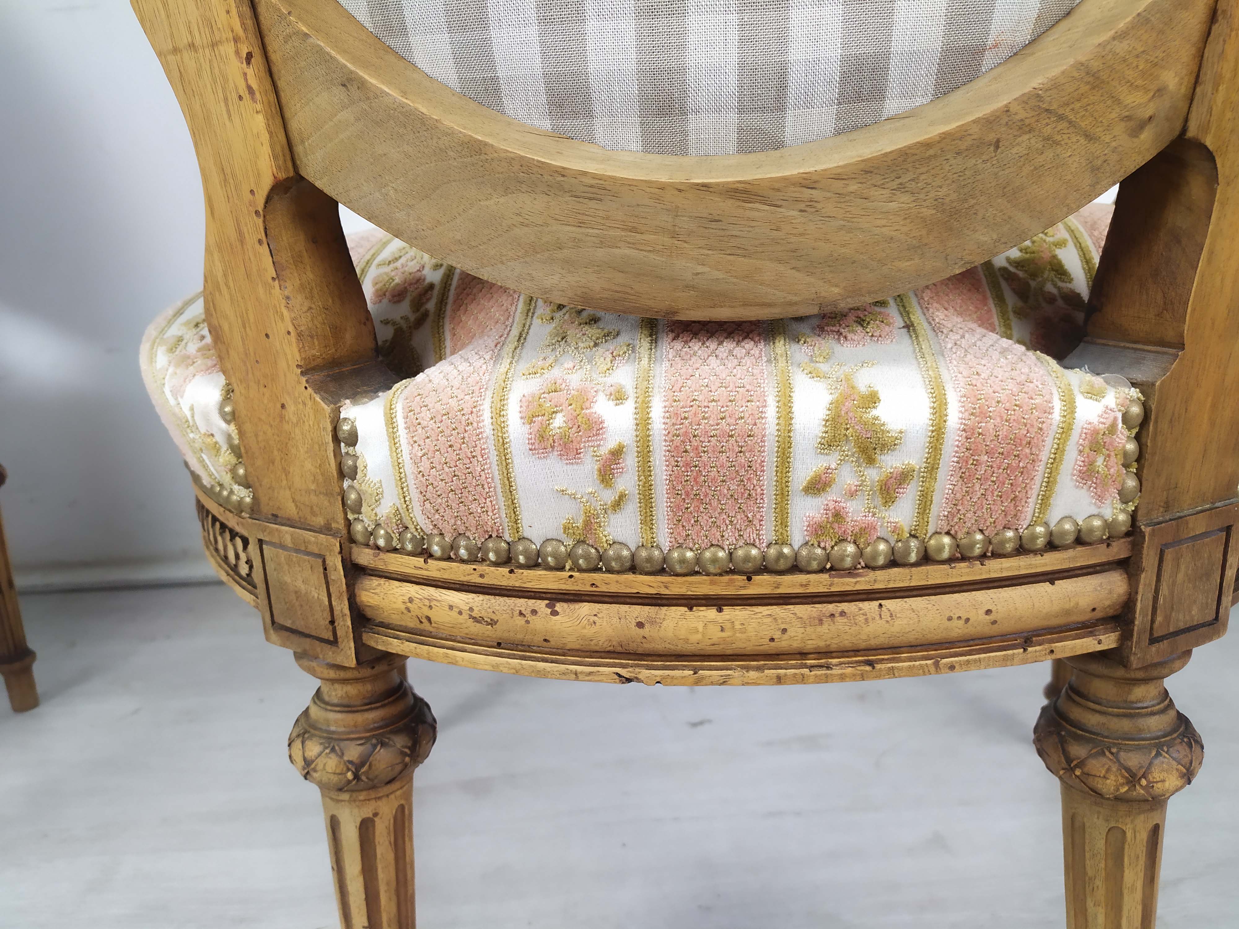 Lounge armchairs bench medallion