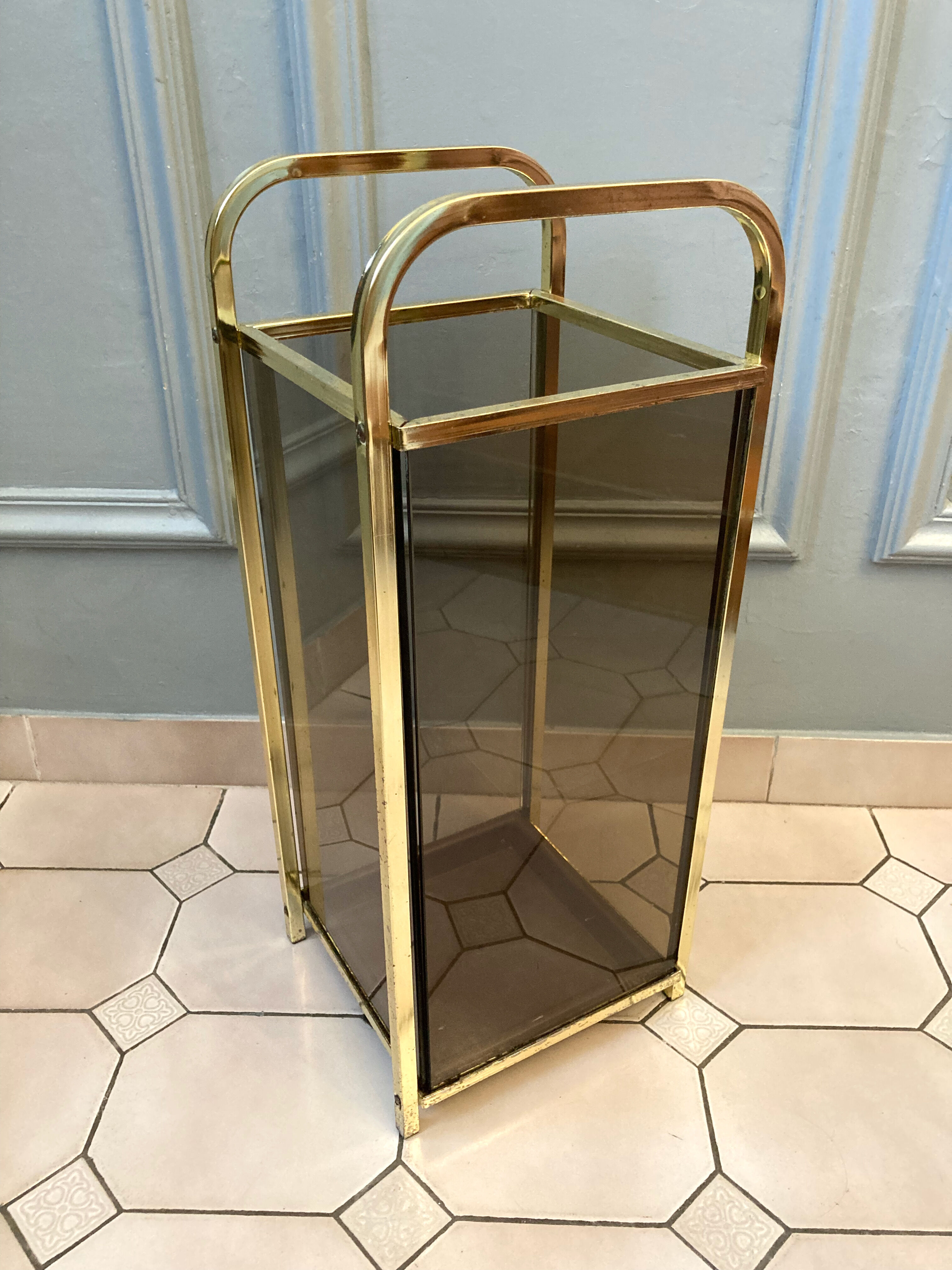 Vintage umbrella holder