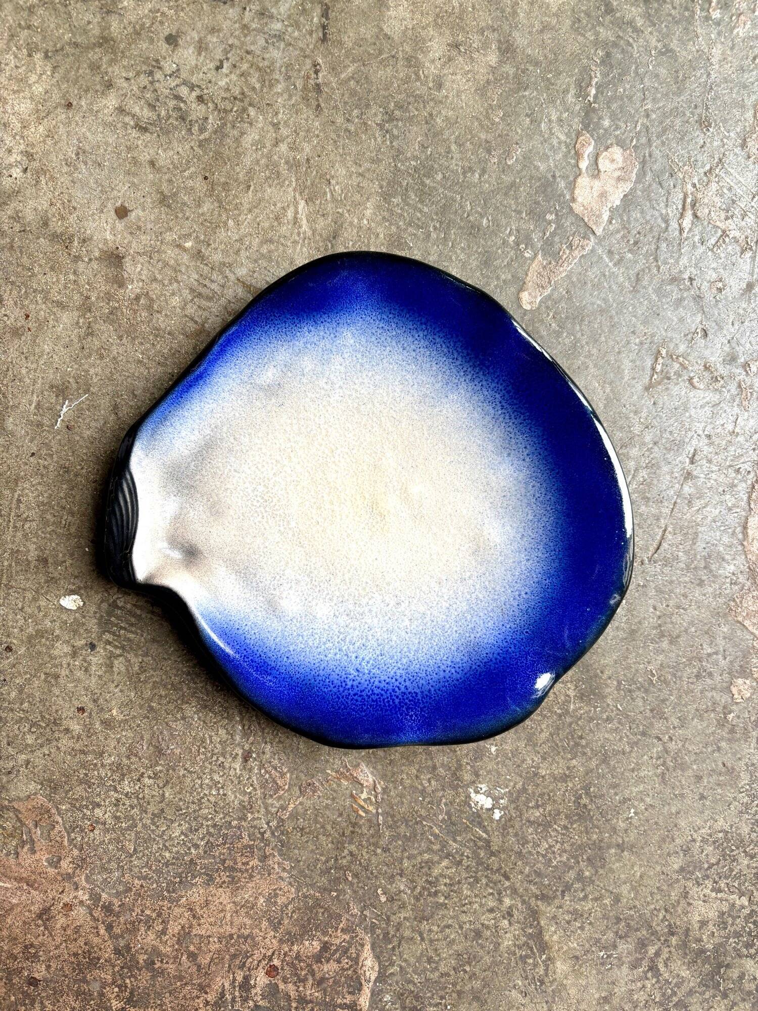 Flat plate in glazed ceramic by Poterie Pol Chambost