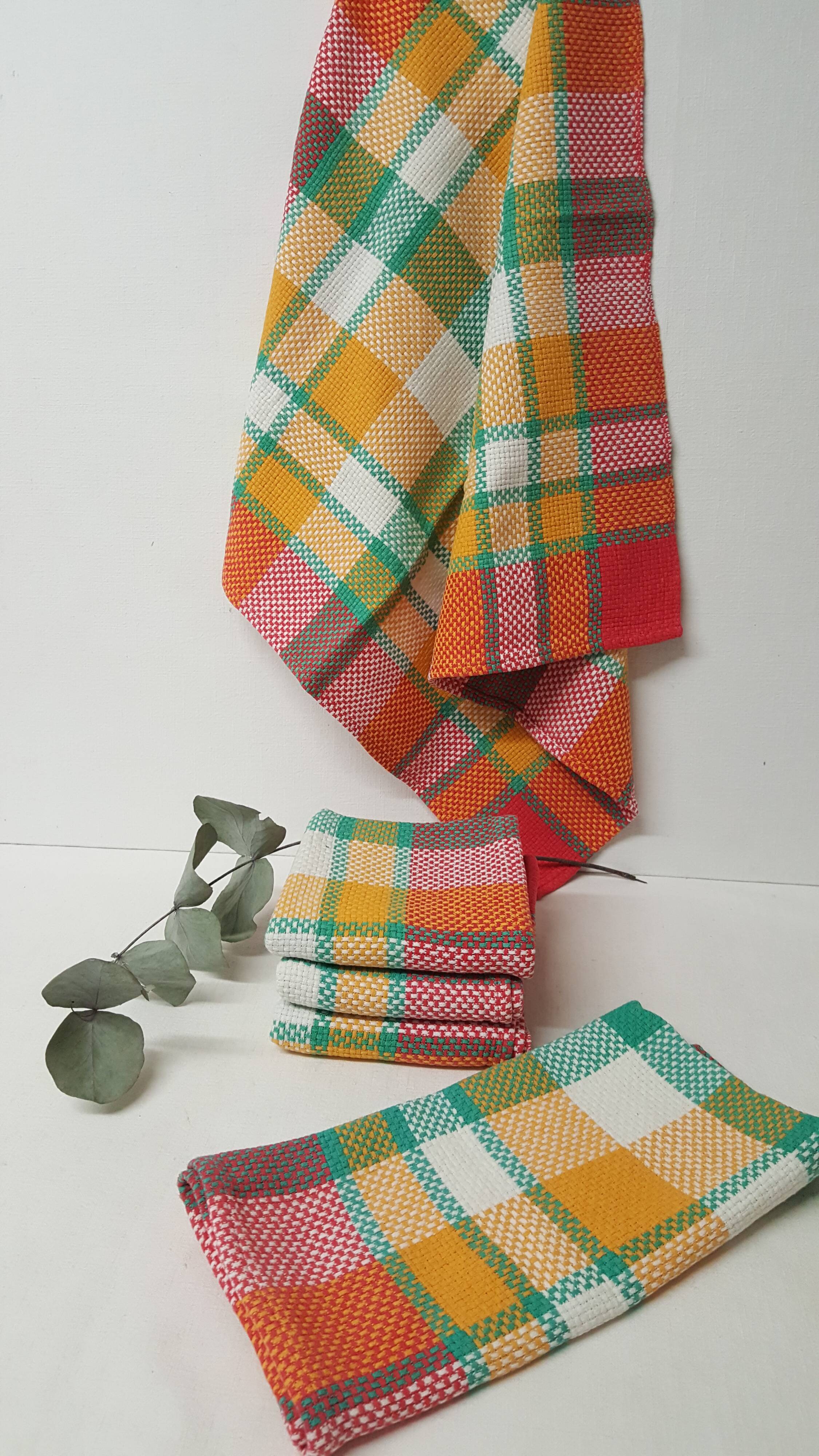 Set of 5 checkered napkins